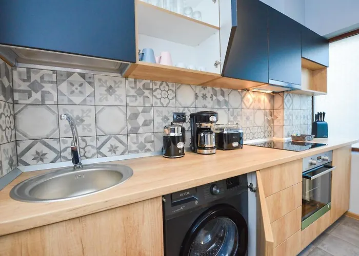 غراند أكوموديشن *