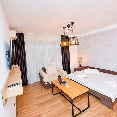 Grand Apartment *