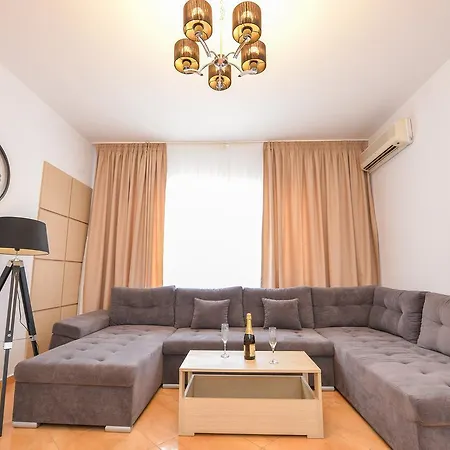 豪华住宿公寓　 *